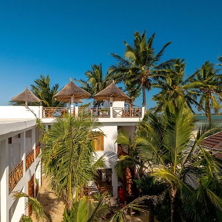 Karibu Beach Resort Понгве Экстерьер фото