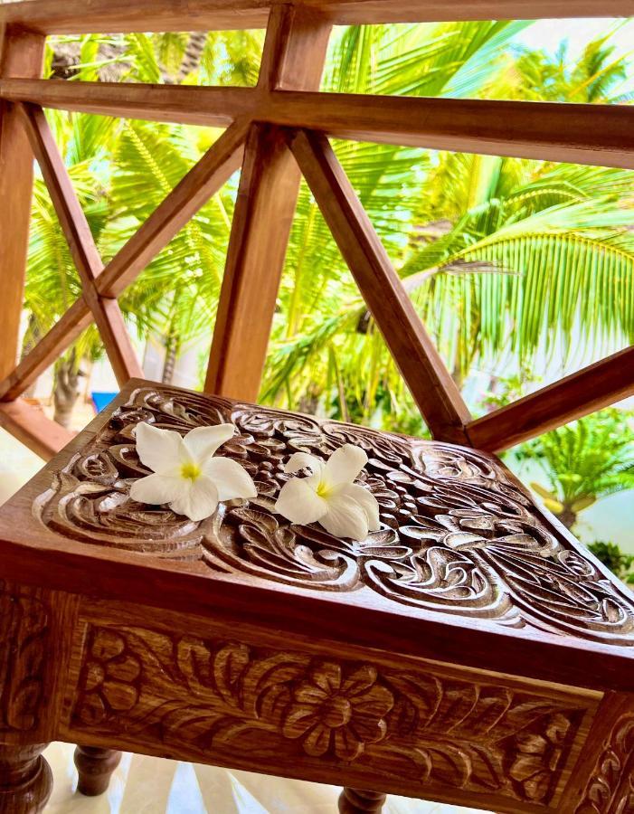 Karibu Beach Resort Понгве Экстерьер фото