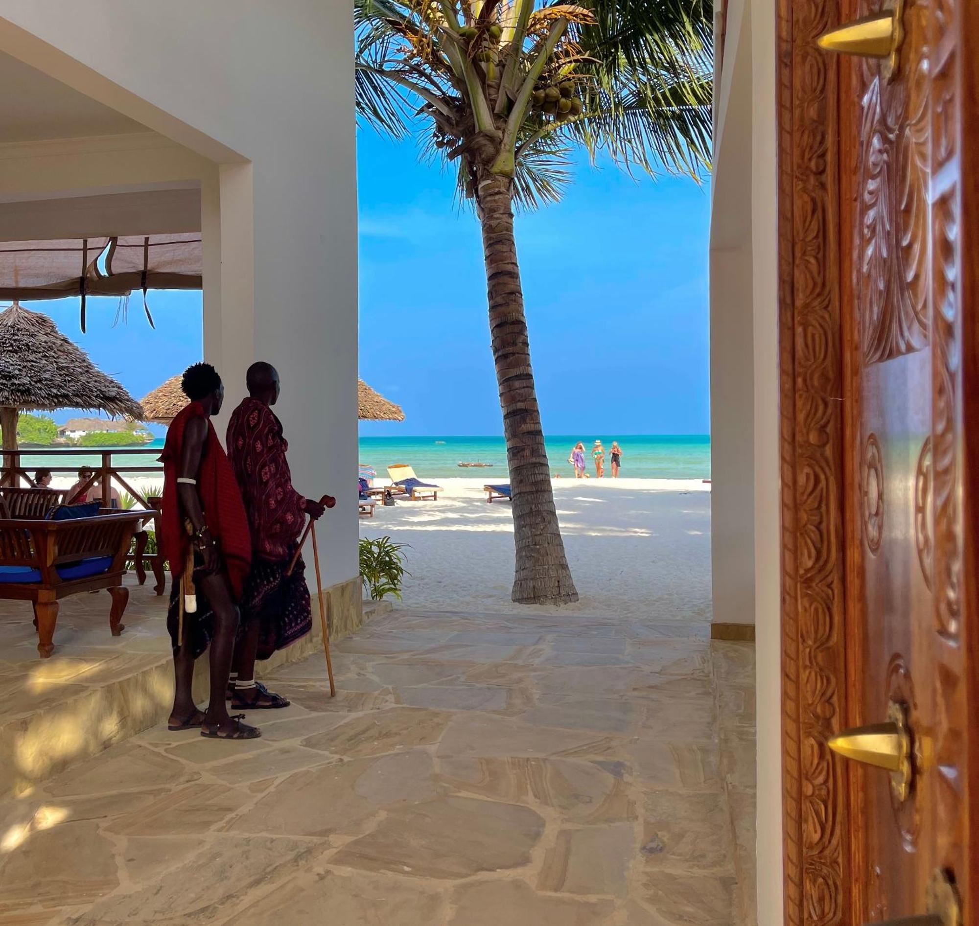 Karibu Beach Resort Понгве Экстерьер фото