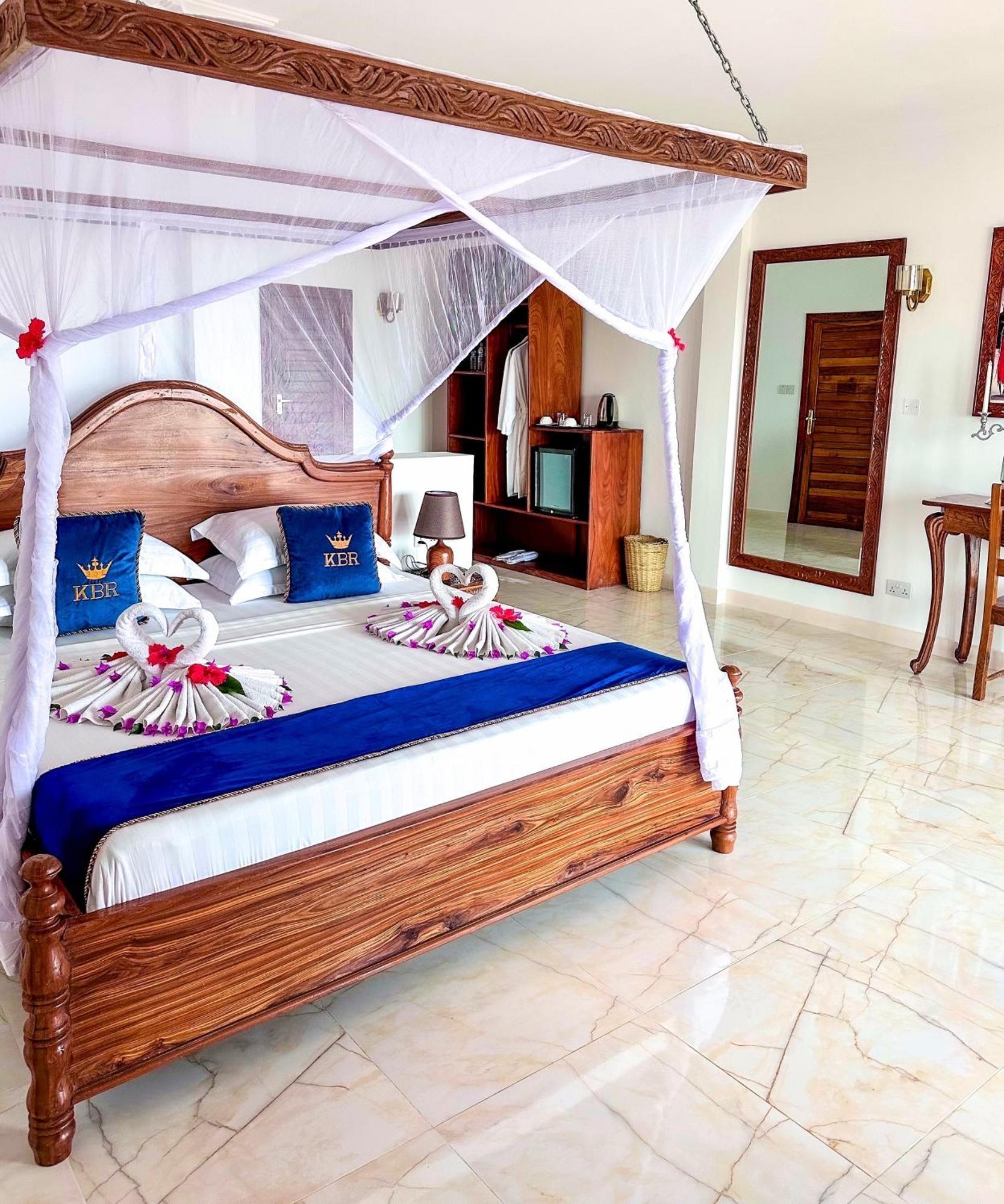 Karibu Beach Resort Понгве Экстерьер фото