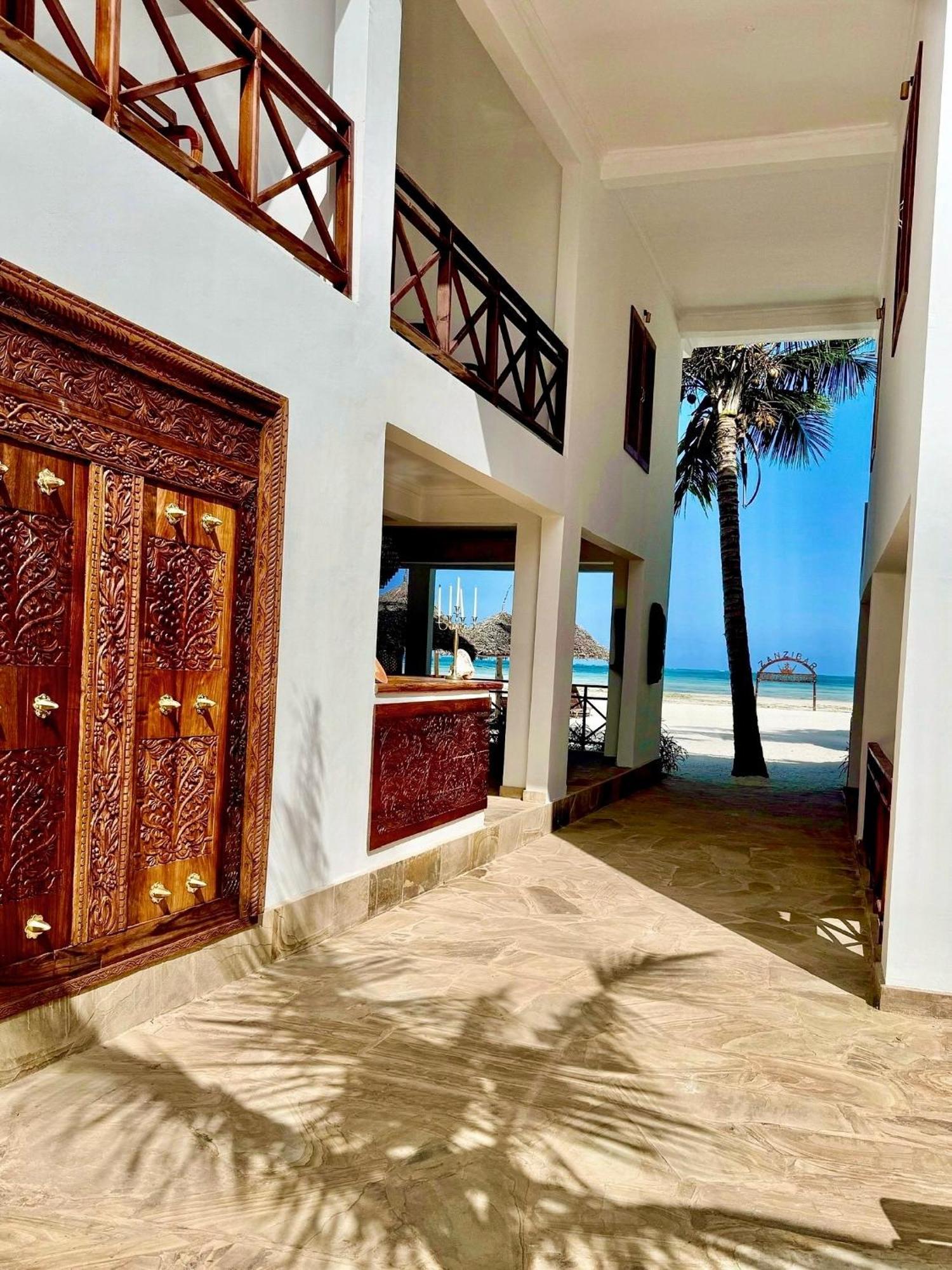 Karibu Beach Resort Понгве Экстерьер фото