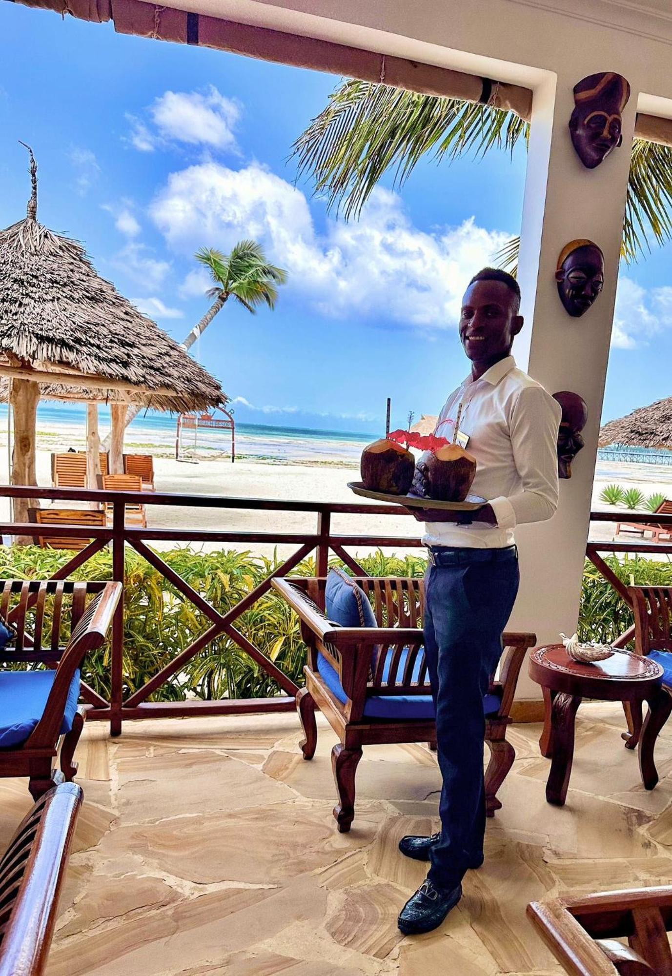 Karibu Beach Resort Понгве Экстерьер фото