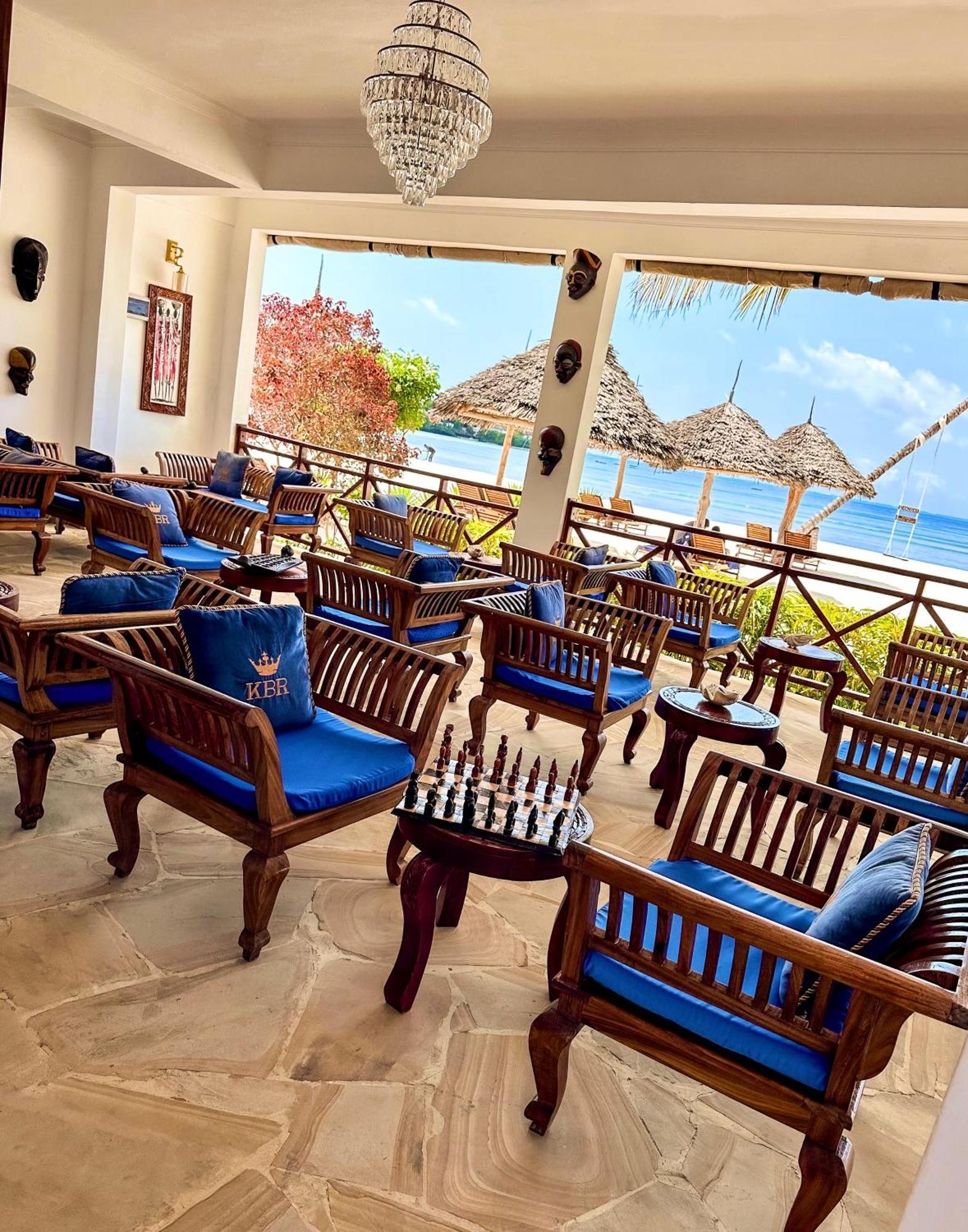 Karibu Beach Resort Понгве Экстерьер фото