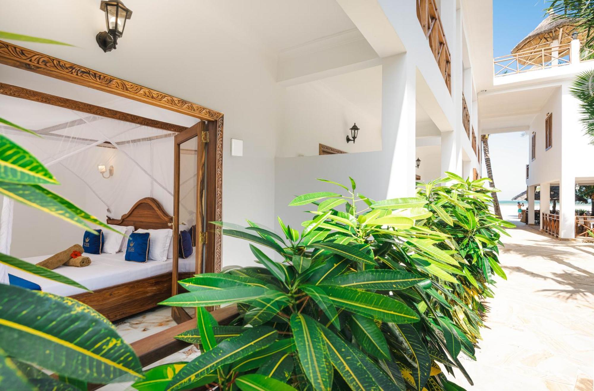 Karibu Beach Resort Понгве Экстерьер фото