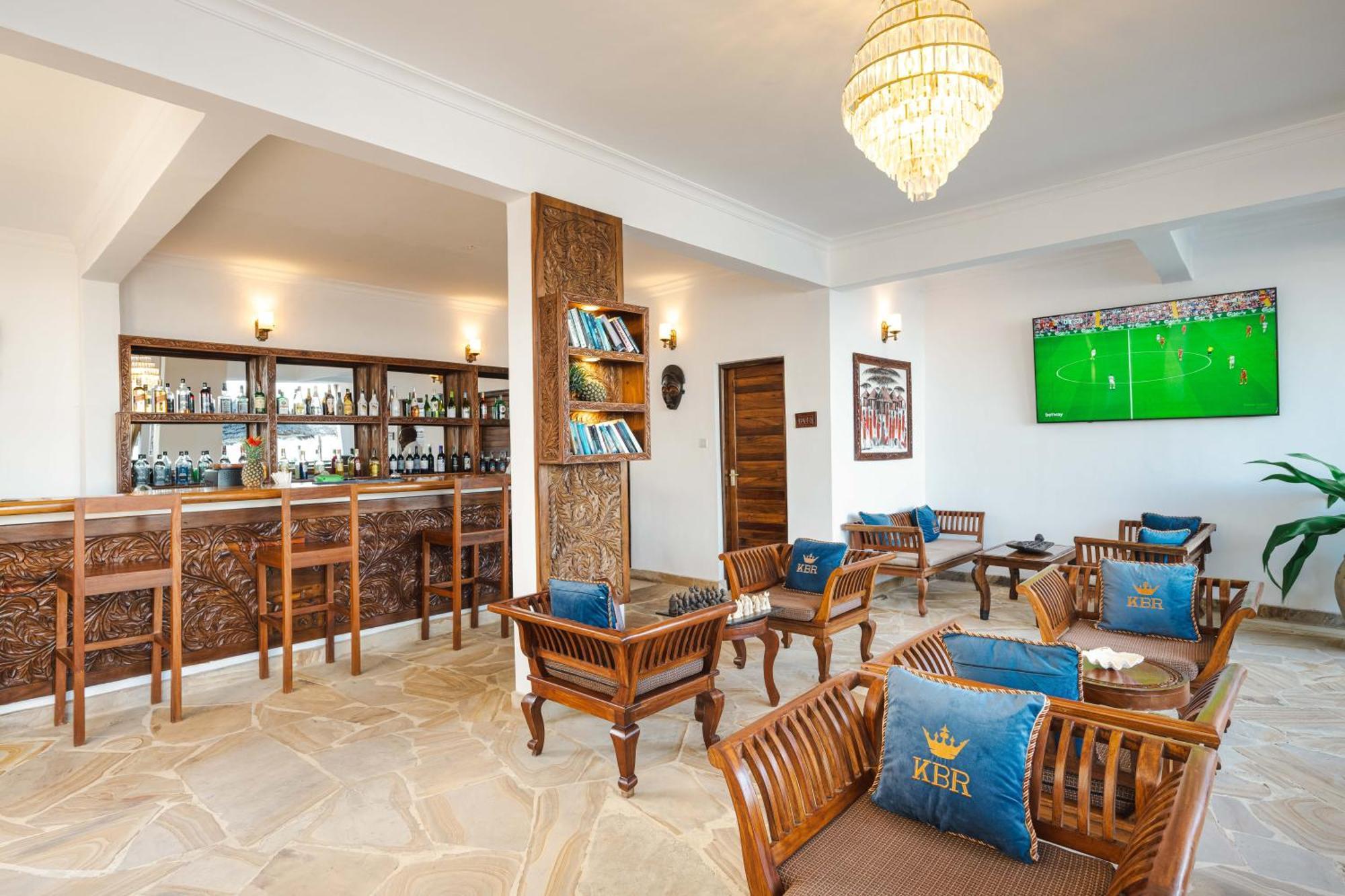 Karibu Beach Resort Понгве Экстерьер фото