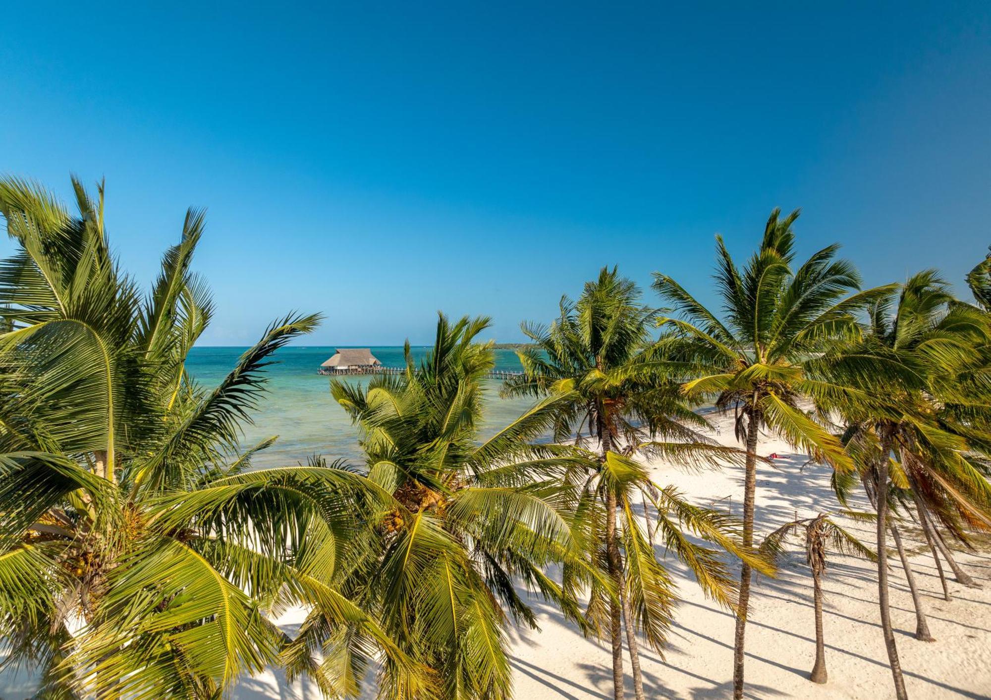 Karibu Beach Resort Понгве Экстерьер фото