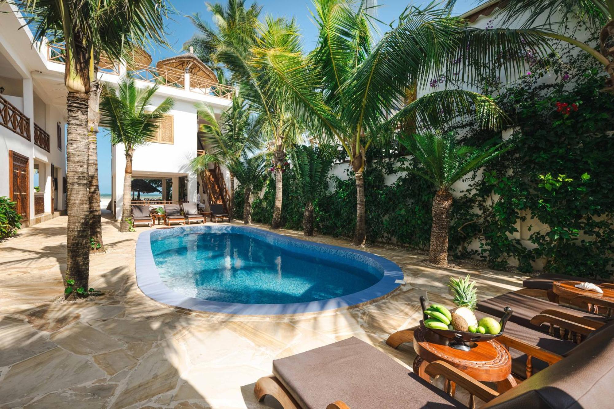 Karibu Beach Resort Понгве Экстерьер фото