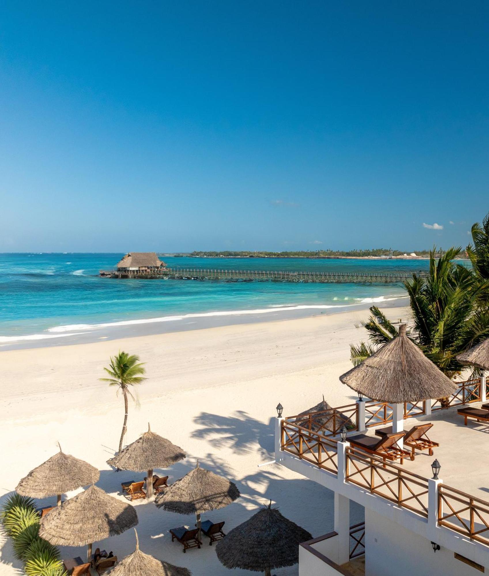 Karibu Beach Resort Понгве Экстерьер фото